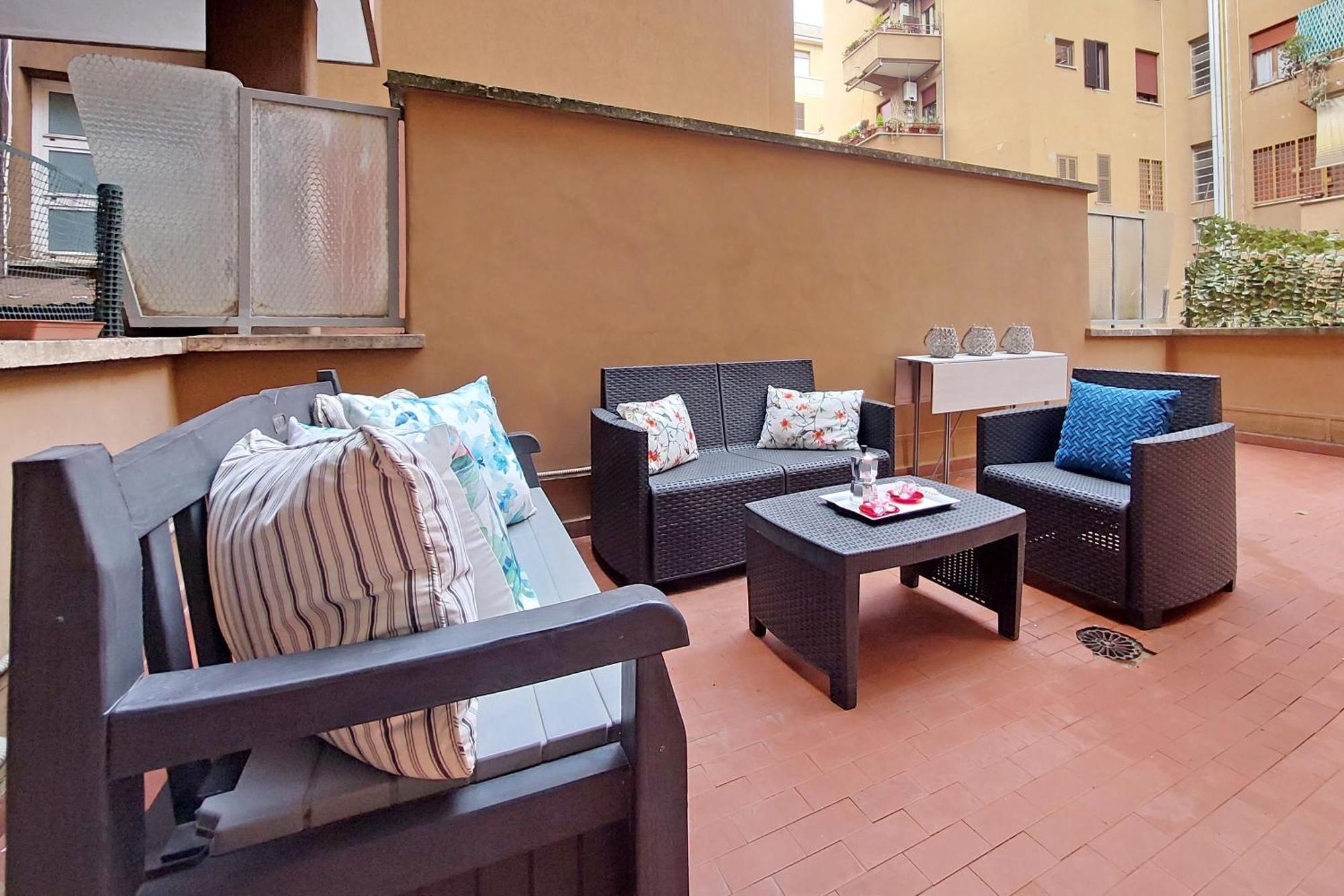 New With Terrace - 150m Metro A Appartamento *