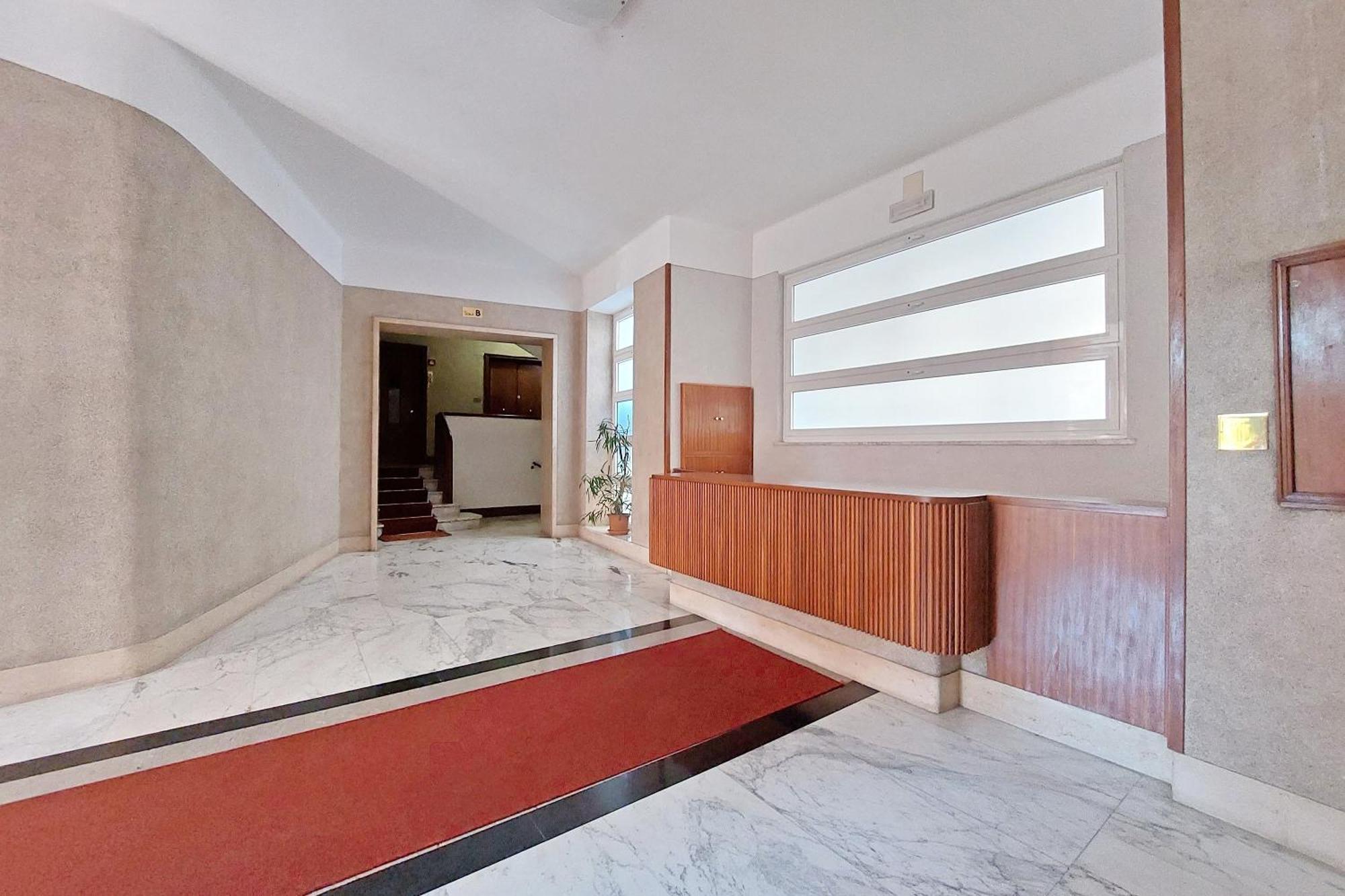 Appartamento New With Terrace - 150m Metro A