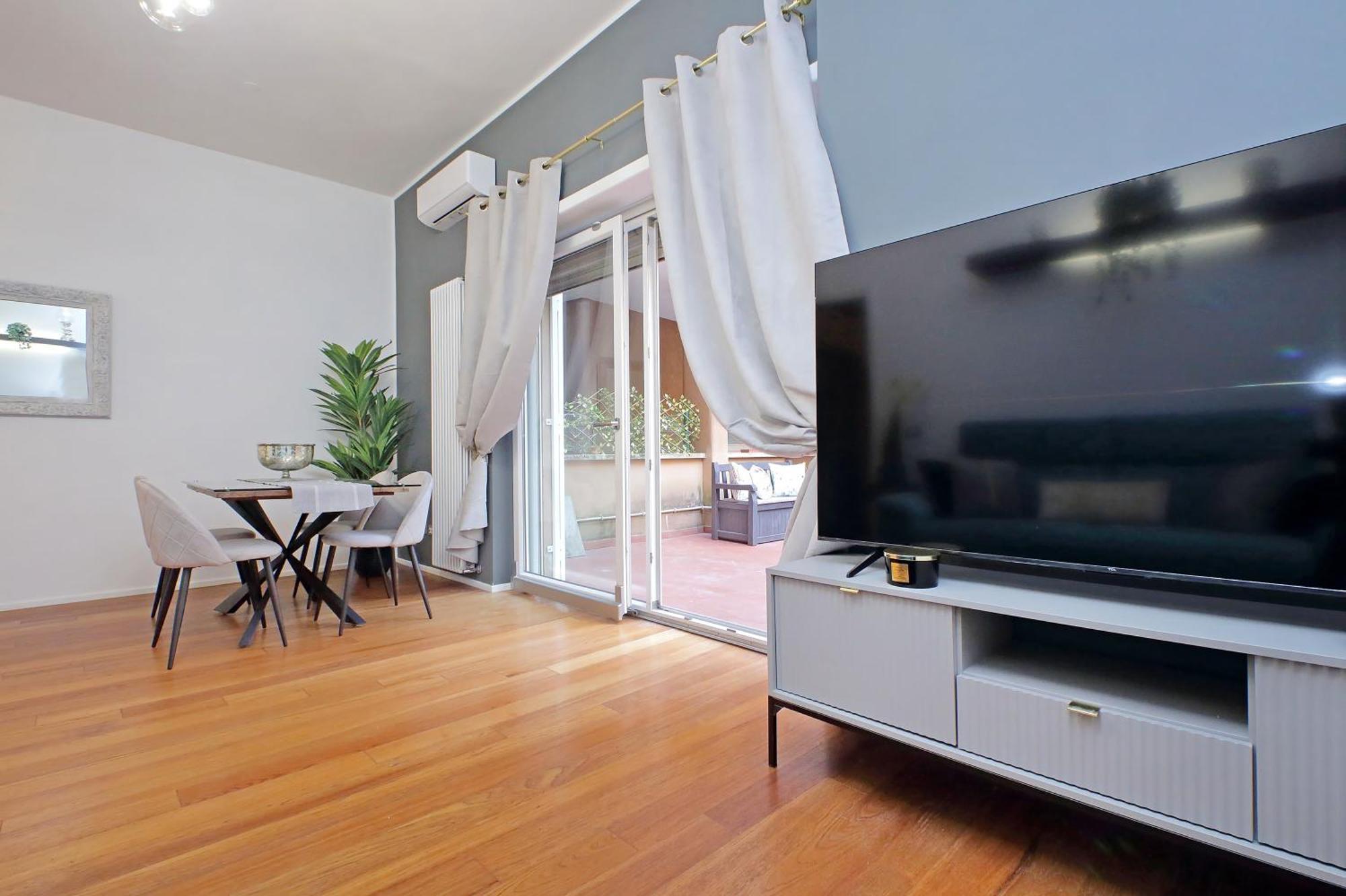 Appartamento New With Terrace - 150m Metro A *