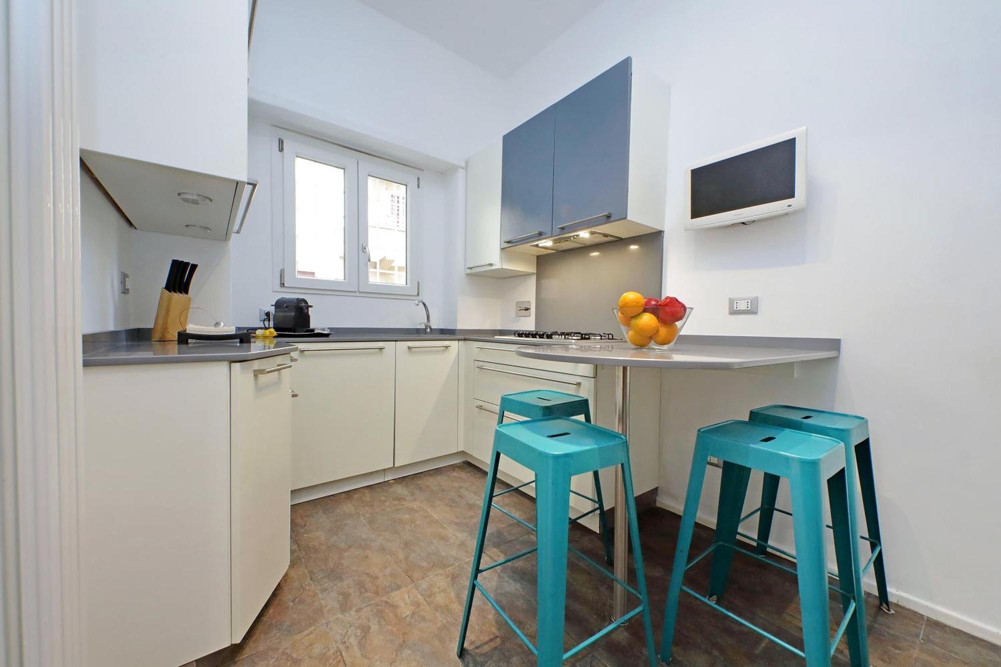 New With Terrace - 150m Metro A Apartamento Roma
